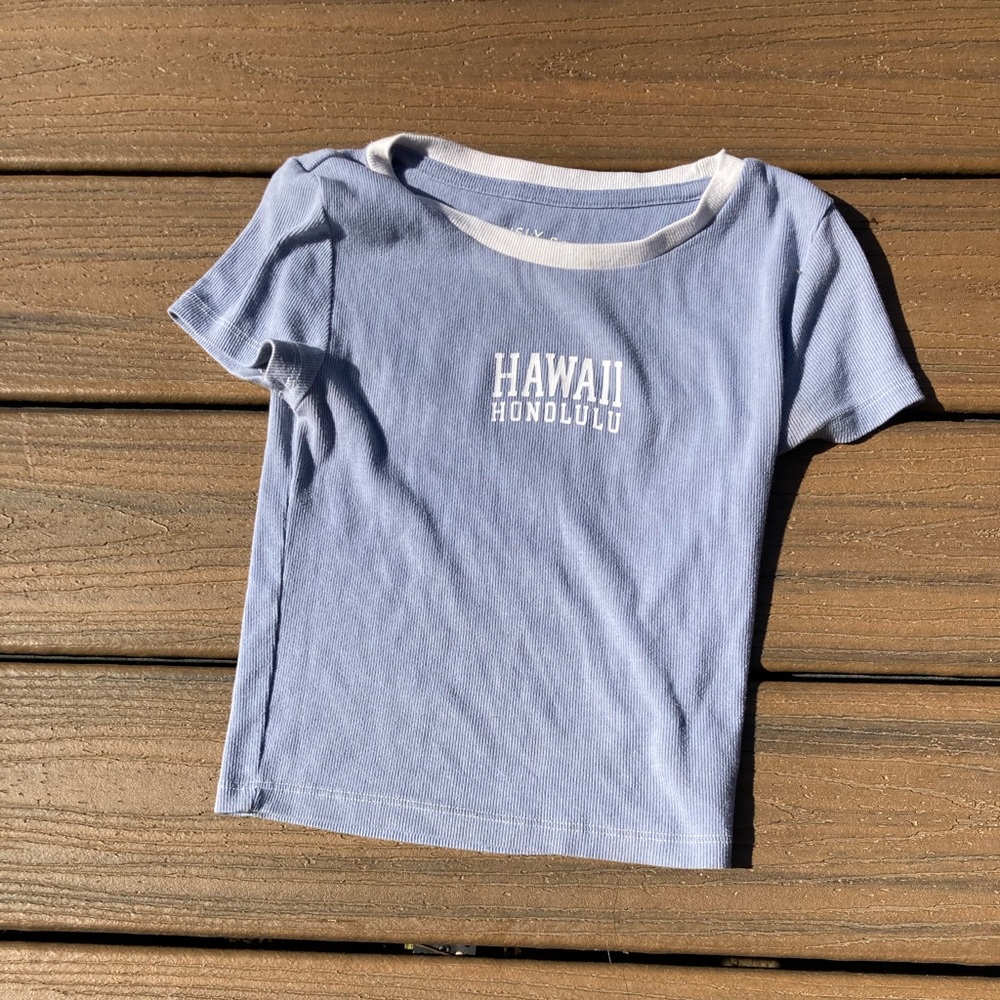 AREO POSTEL BABY TEE